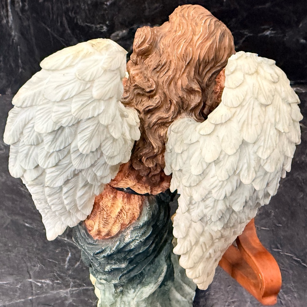 Angel Resting on Harp Figurine - Picture 8 of 16